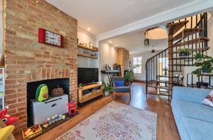 Lounge and dining- click for photo gallery